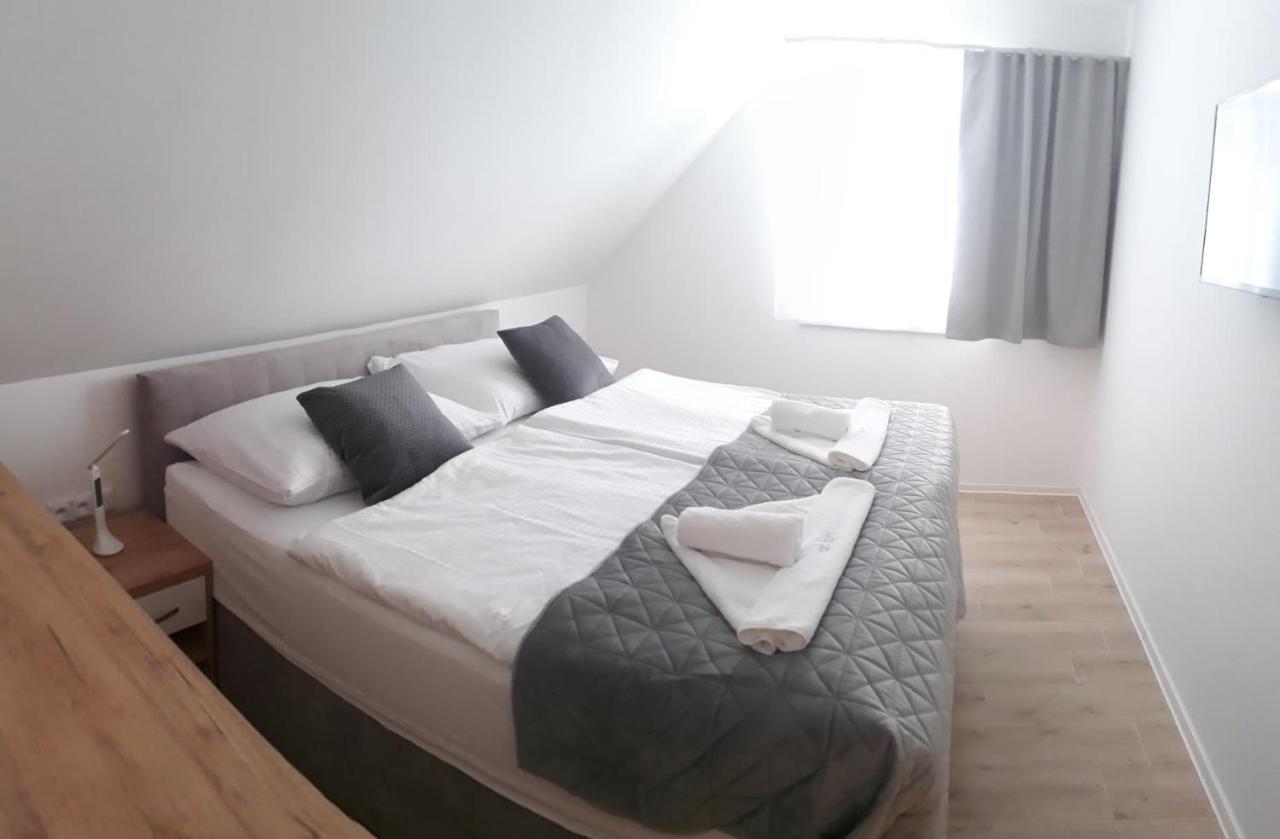 Apartmanovy Dum Na Kolonade Lednice Buitenkant foto