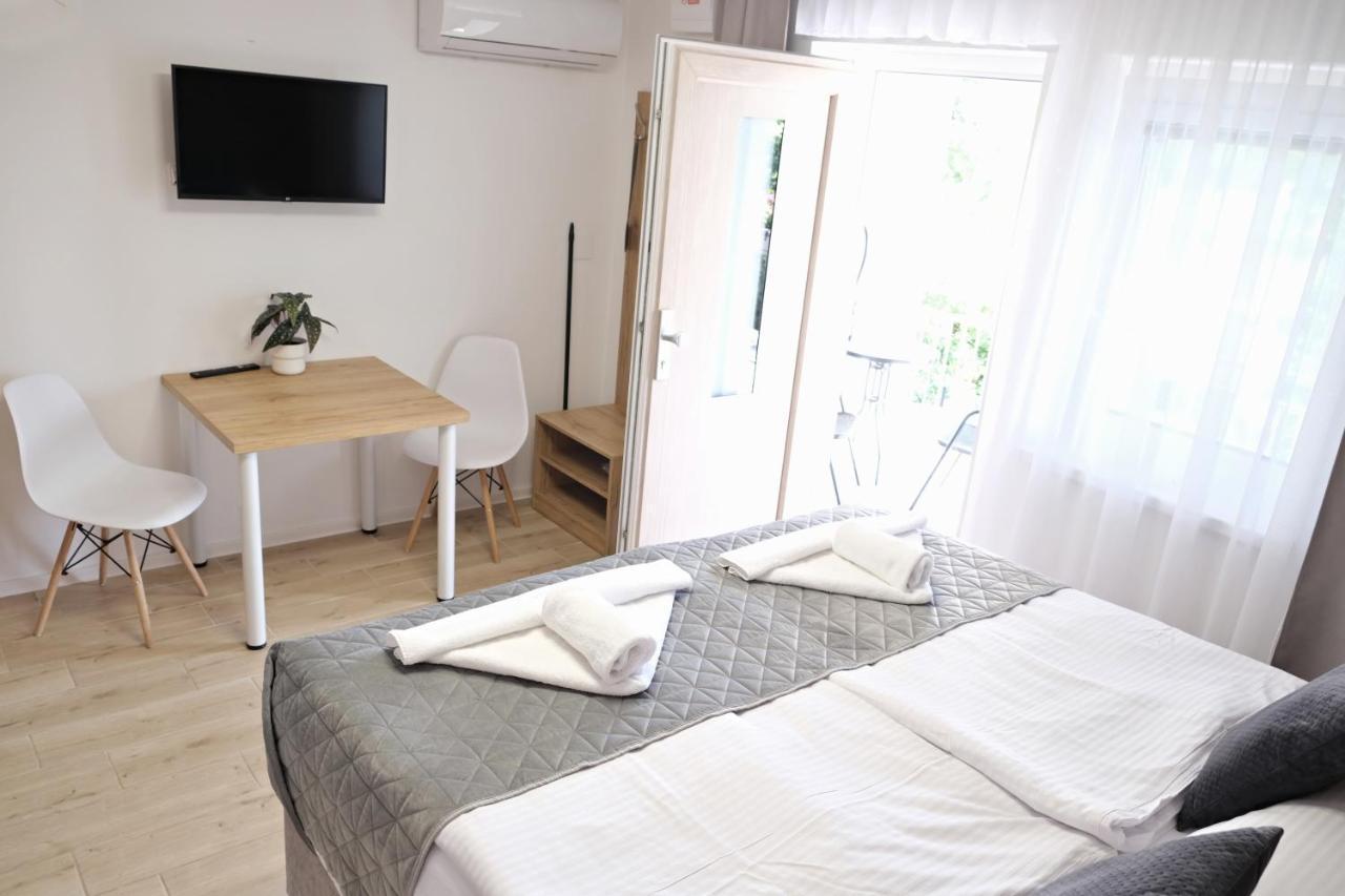 Apartmanovy Dum Na Kolonade Lednice Buitenkant foto